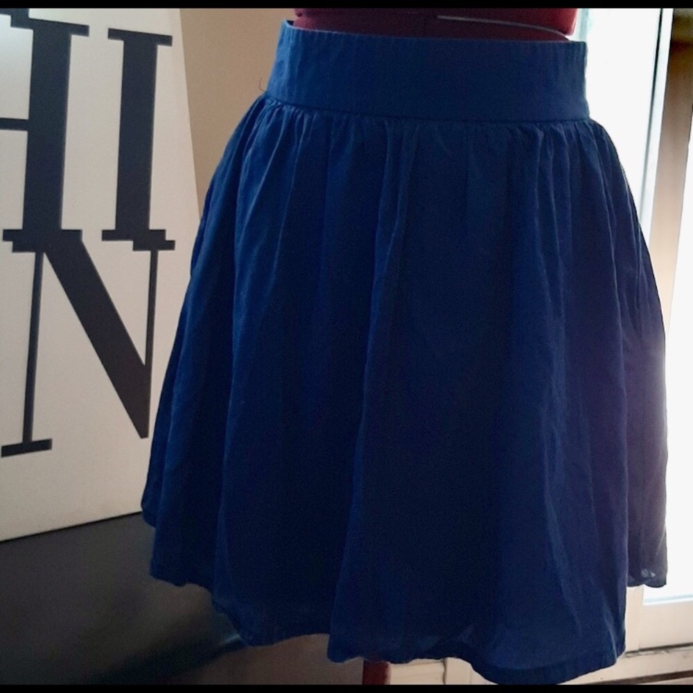 H&M cute blue skirt sz 6